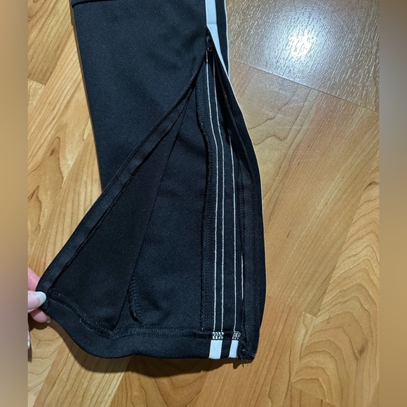 Adidas pants - Picture 8 of 8